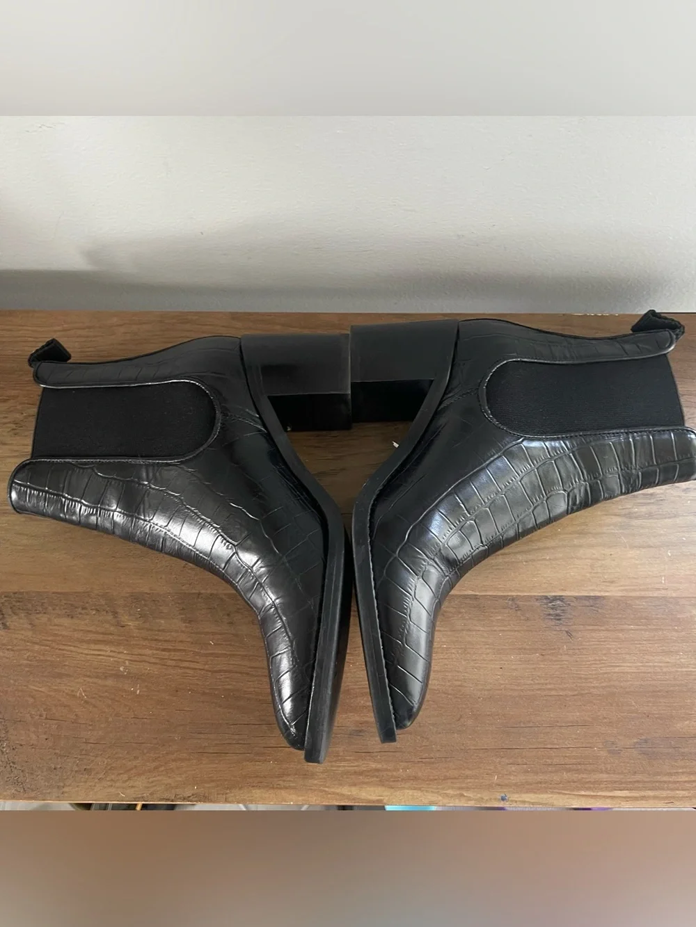 Minelli Black Croc-Embossed Chelsea Booties